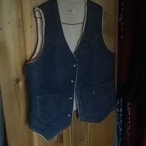 Medium size Levi jean vest. Very warm and cozy!
